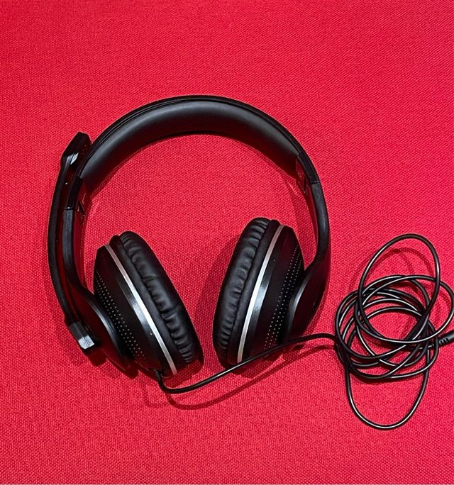 Casco ordenadot Sin marca negro estado como nuevo