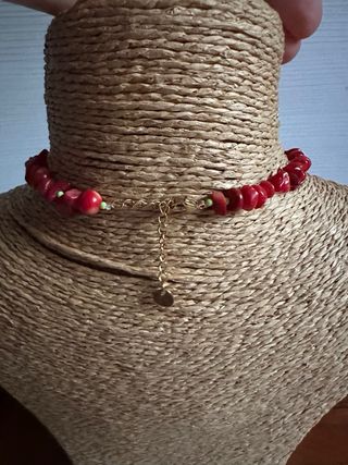 Conjunto collar y pendientes medusa roja