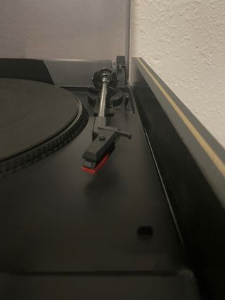 Tocadiscos con cadena de musica