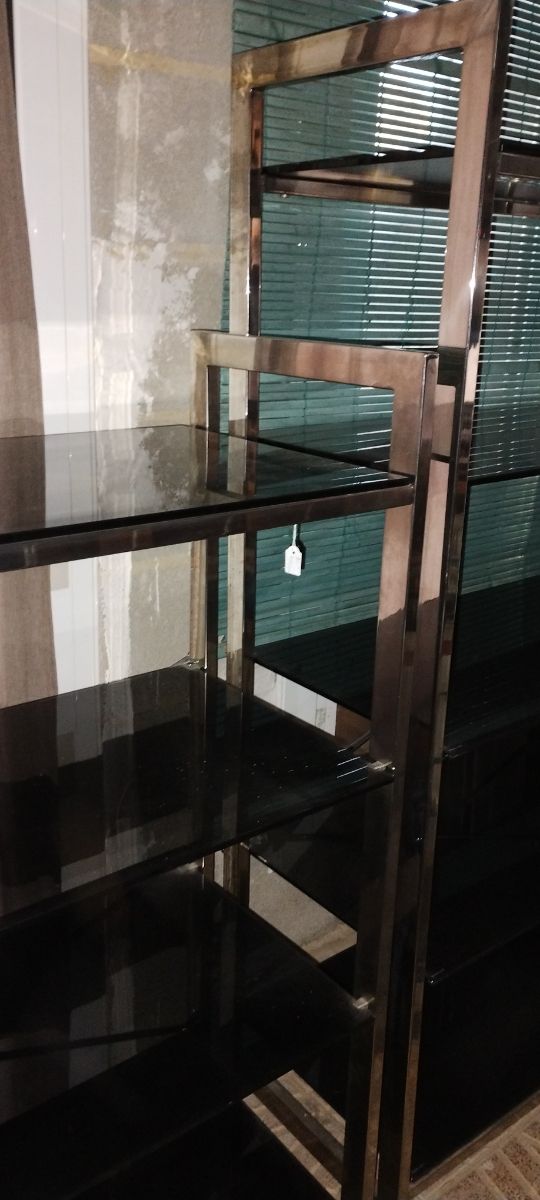 estantería , expositor