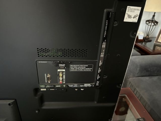 TV 42” LG estroeada