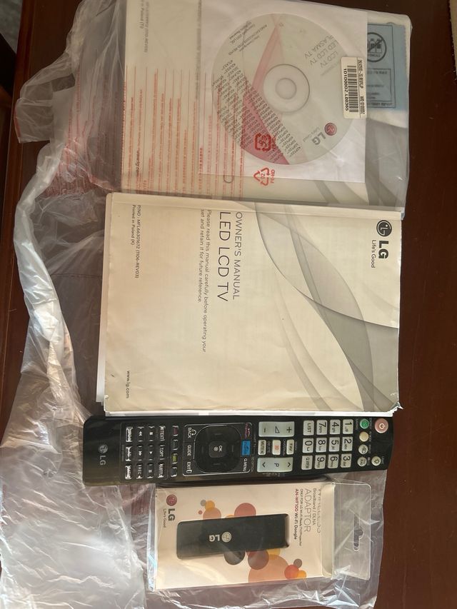 TV 42” LG estroeada