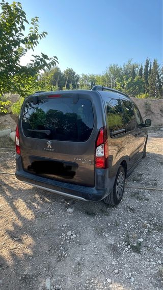 Peugeot Partner Tepee 2017 – Buen estado y extras