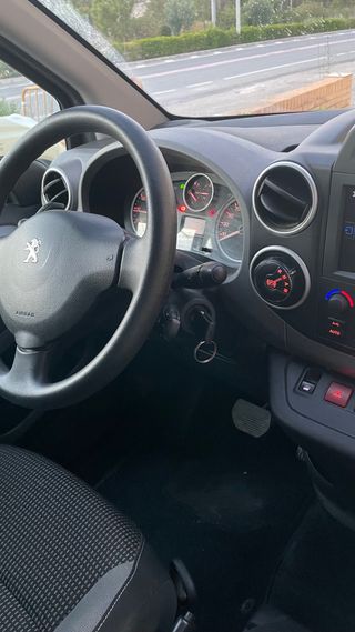 Peugeot Partner Tepee 2017 – Buen estado y extras