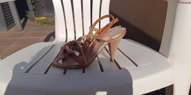 Sandalias piel lazo marrones y beige