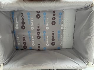 Minicuna + colchón, prácticamente sin usar