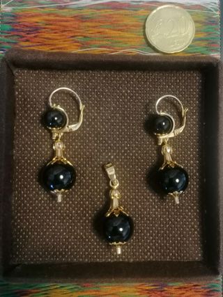 Conjunto pendientes y colgante