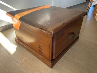 Mesa de salon baja estilo rustico.