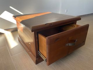 Mesa de salon baja estilo rustico.