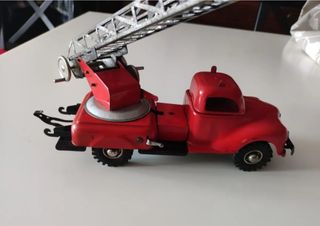Camión bomberos GAMA a cuerda. Años 50/60