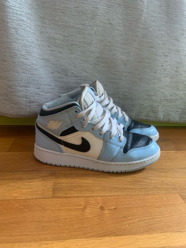 Jordan 1 mid ice blue