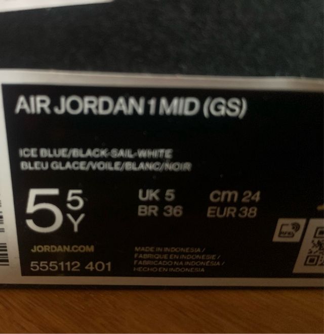 Jordan 1 mid ice blue