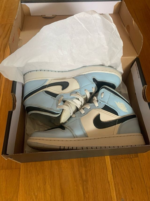 Jordan 1 mid ice blue