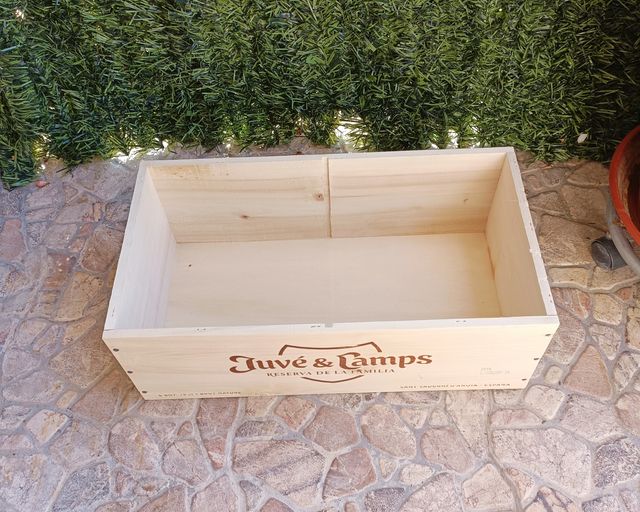 Grande scatola in legno per oggetti artigianali