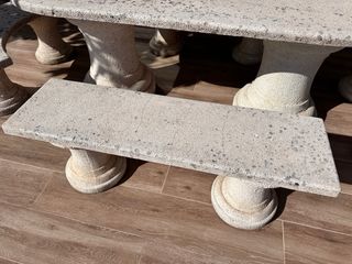 Mesa piedra con bancos