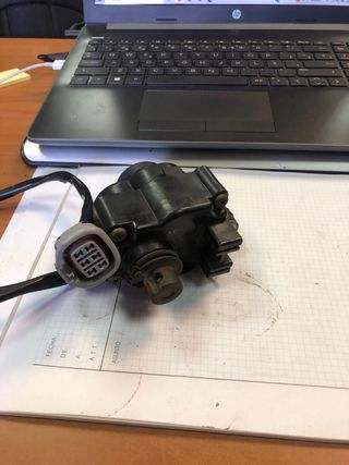 Servomotor escape yamaha fzr1000