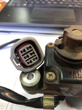 Servomotor escape yamaha fzr1000