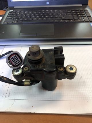 Servomotor escape yamaha fzr1000