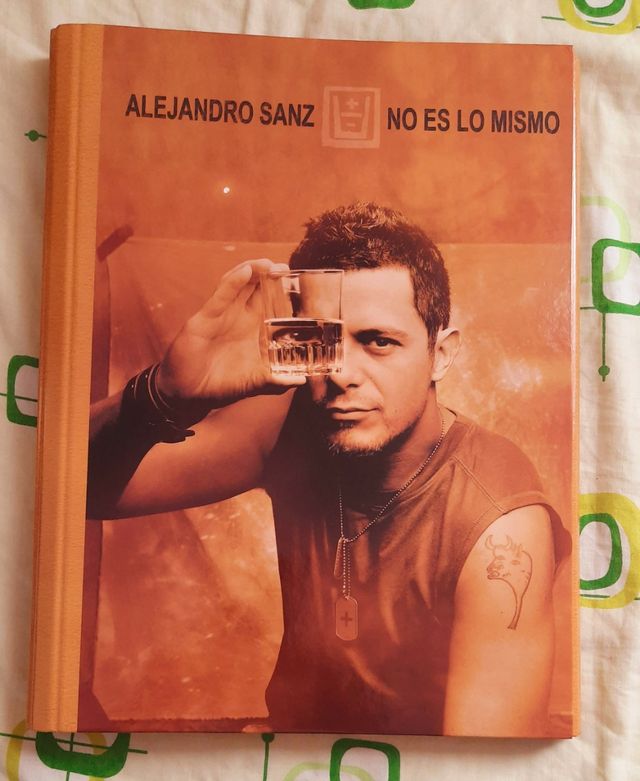 Alejandro S. + Maleta