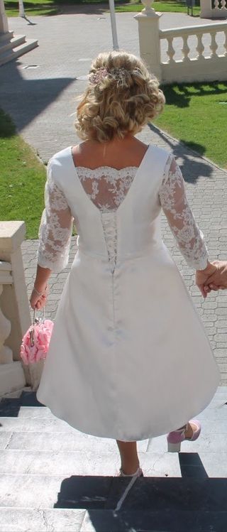 Vestido de novia corto color marfil