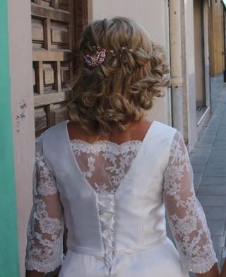 Vestido de novia corto color marfil