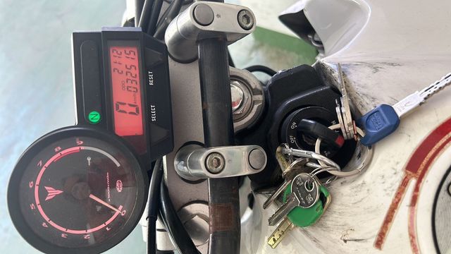 Moto de 650 cc Yamaha MT 03