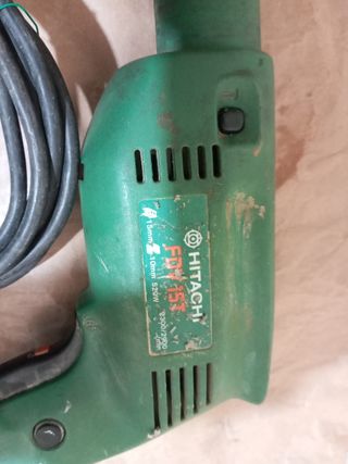 Taladro marca Hitachi grande 