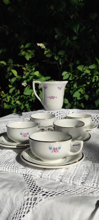 Juegos de té parecidos de porcelana