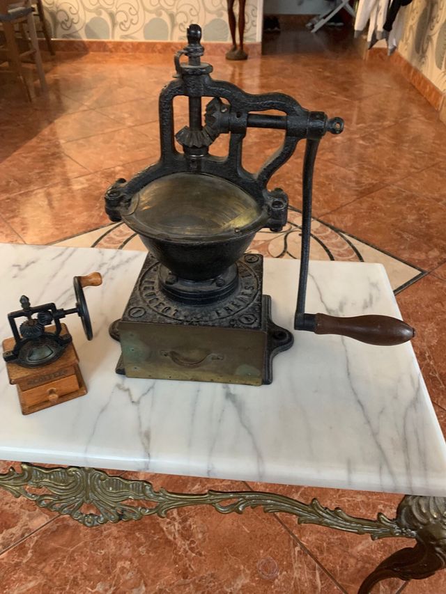 Macinino antico Peugeot primi 900 ghisa