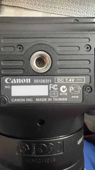 Camara de fotos CANON DS126311