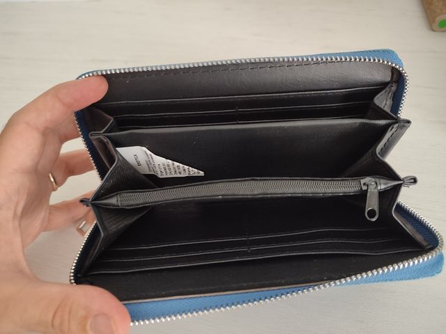 Cartera de tela vaquera con cremallera