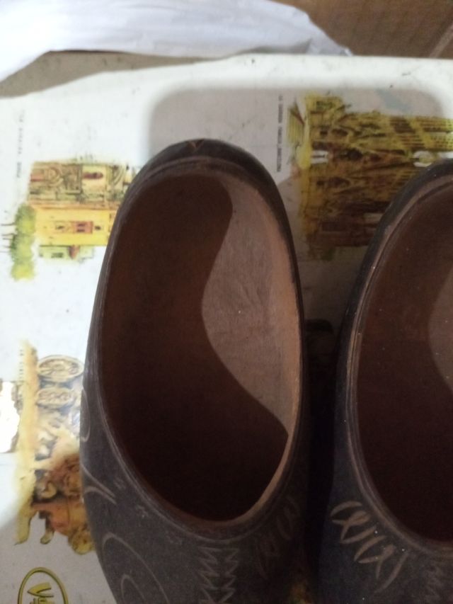 Madreñas zuecas de madera decorativas an