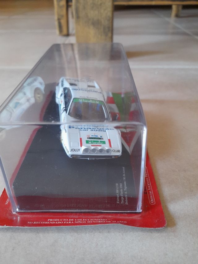 Vendo modellino Ferrari