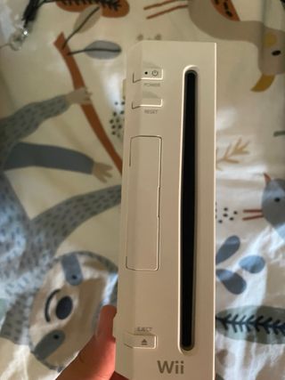 Wii en buen estado sin mandos ni sensor