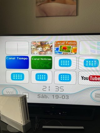 Wii en buen estado sin mandos ni sensor