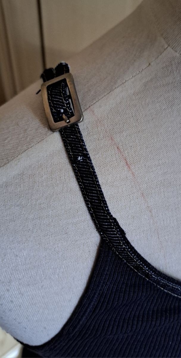 Armani jeans. Top monospalla