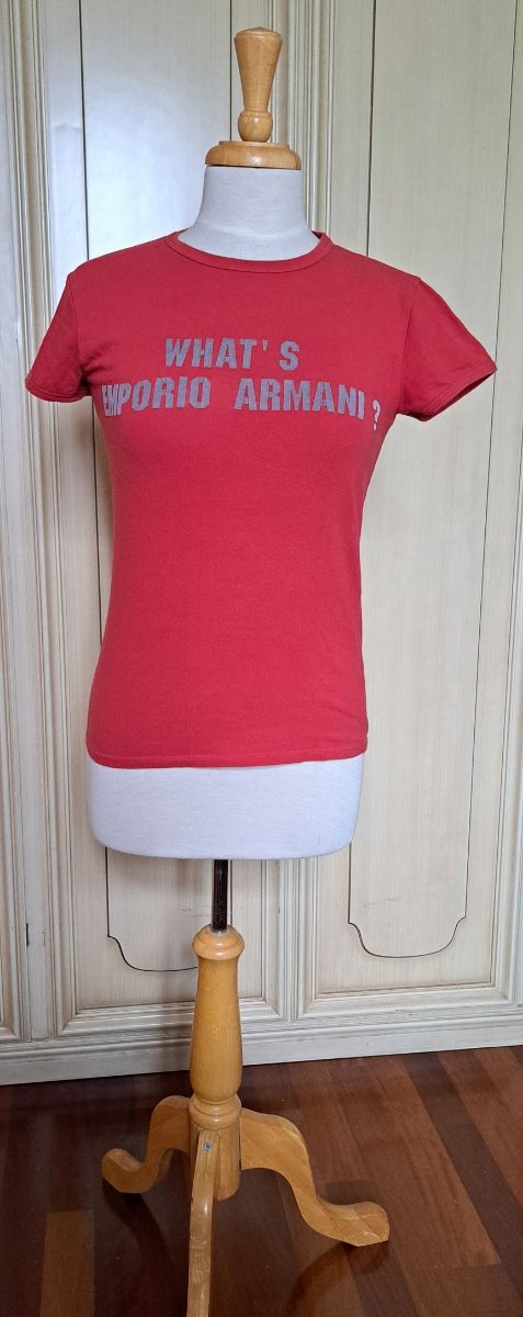 Emporio Armani. Tshirt rossa
