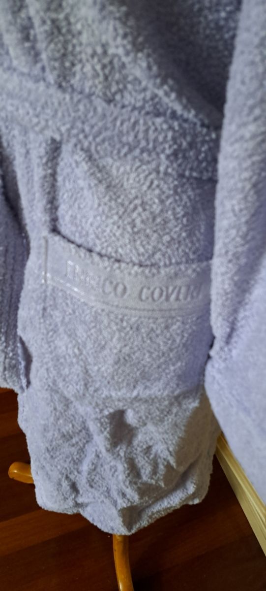 Coveri. Accappatoio lilla. 