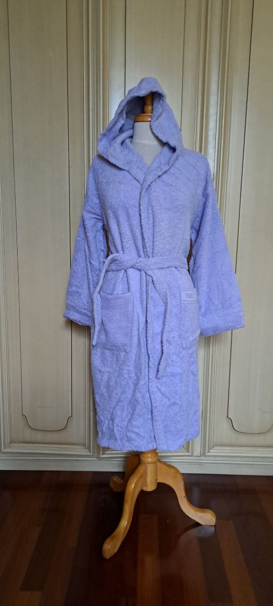 Coveri. Accappatoio lilla. 