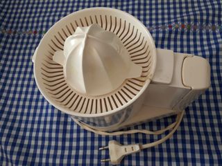 Exprimidor Moulinex 600