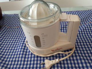 Exprimidor Moulinex 600