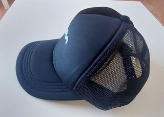 Gorra de rejilla.