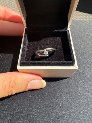 Anillo de compromiso oro blanco y diamante Luzz