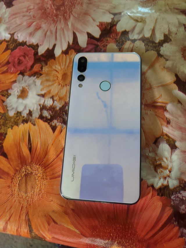 Teléfono Móvil UMIDIGI averiado