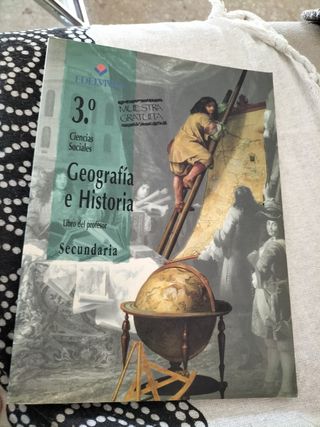 3 libros Secundaria: Geografía, Historia...