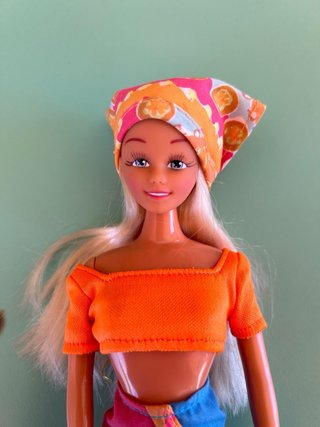 Muñeca similar a Barbie