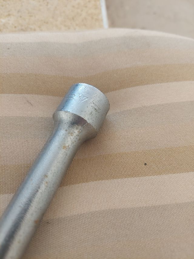 Llave de rueda.