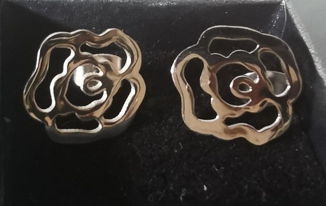 Pendientes forma Rosa