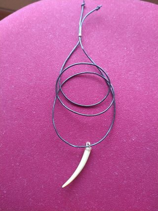 Colgante étnico (oro\colmillo sintético)
