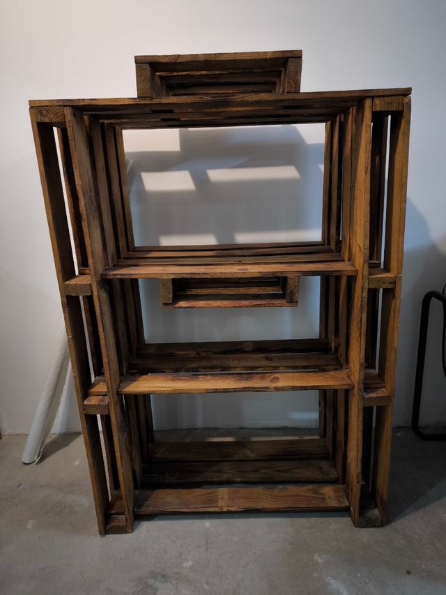 Mueble de palets barnizado 